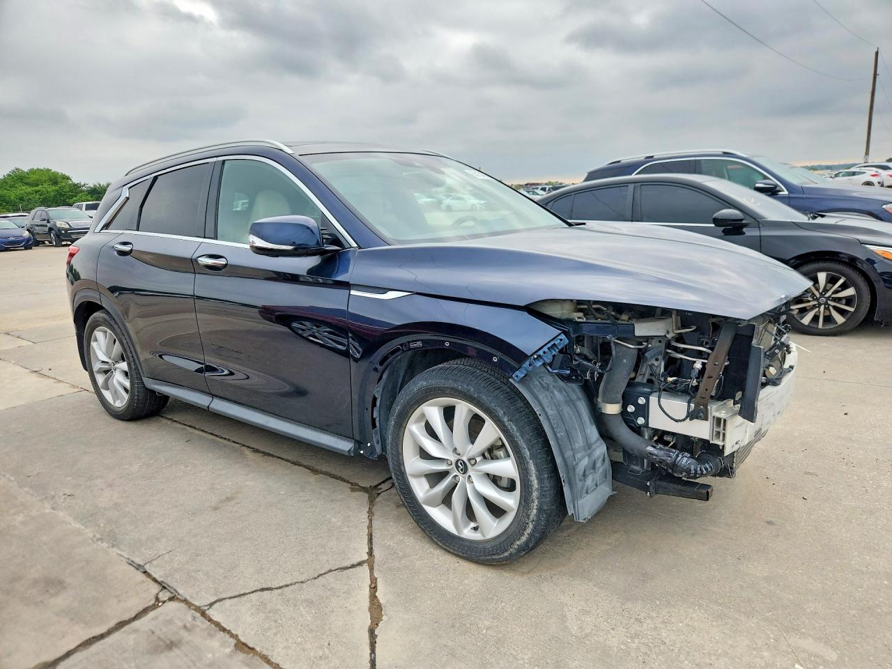 INFINITI Qx Essential