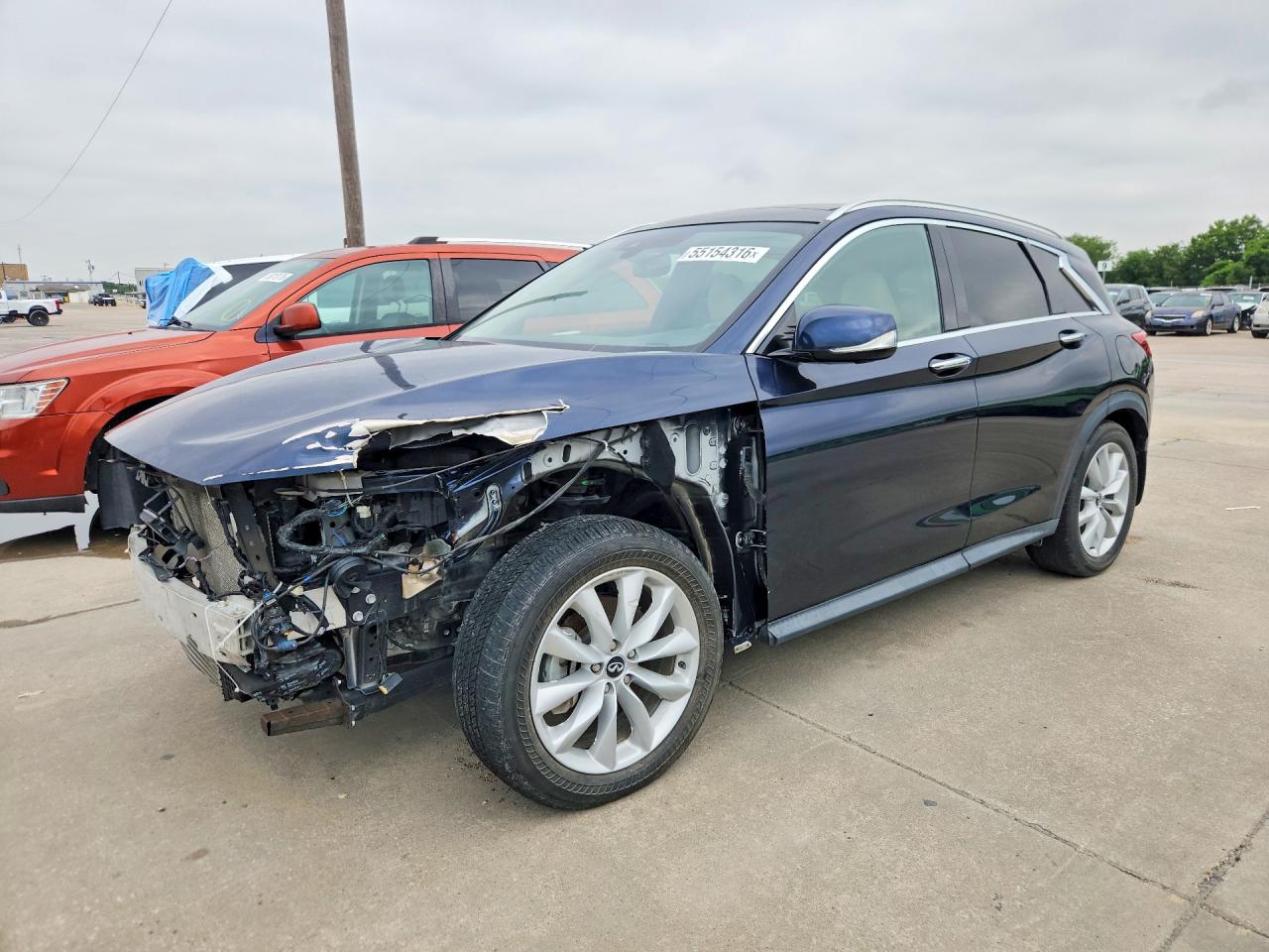 Salvage INFINITI Qx Image