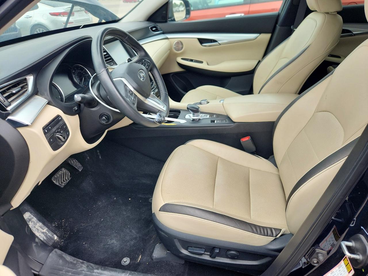 INFINITI Qx Essential