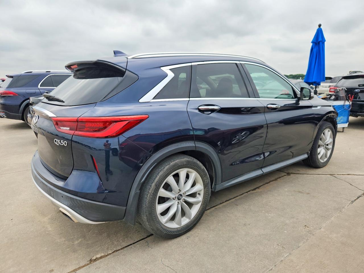 INFINITI Qx Essential