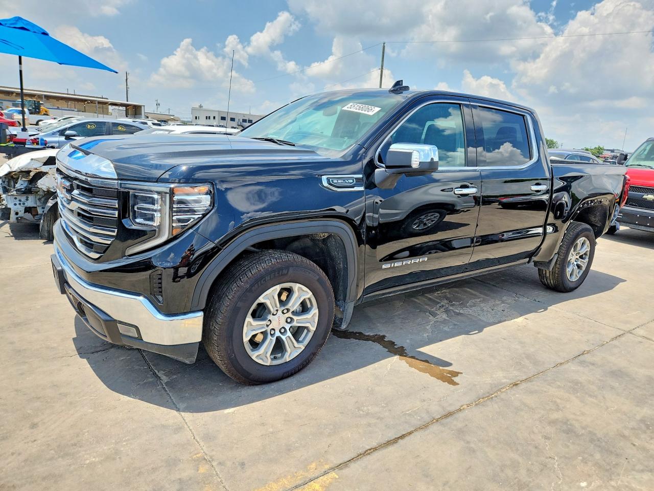 Salvage GMC Sierra Image