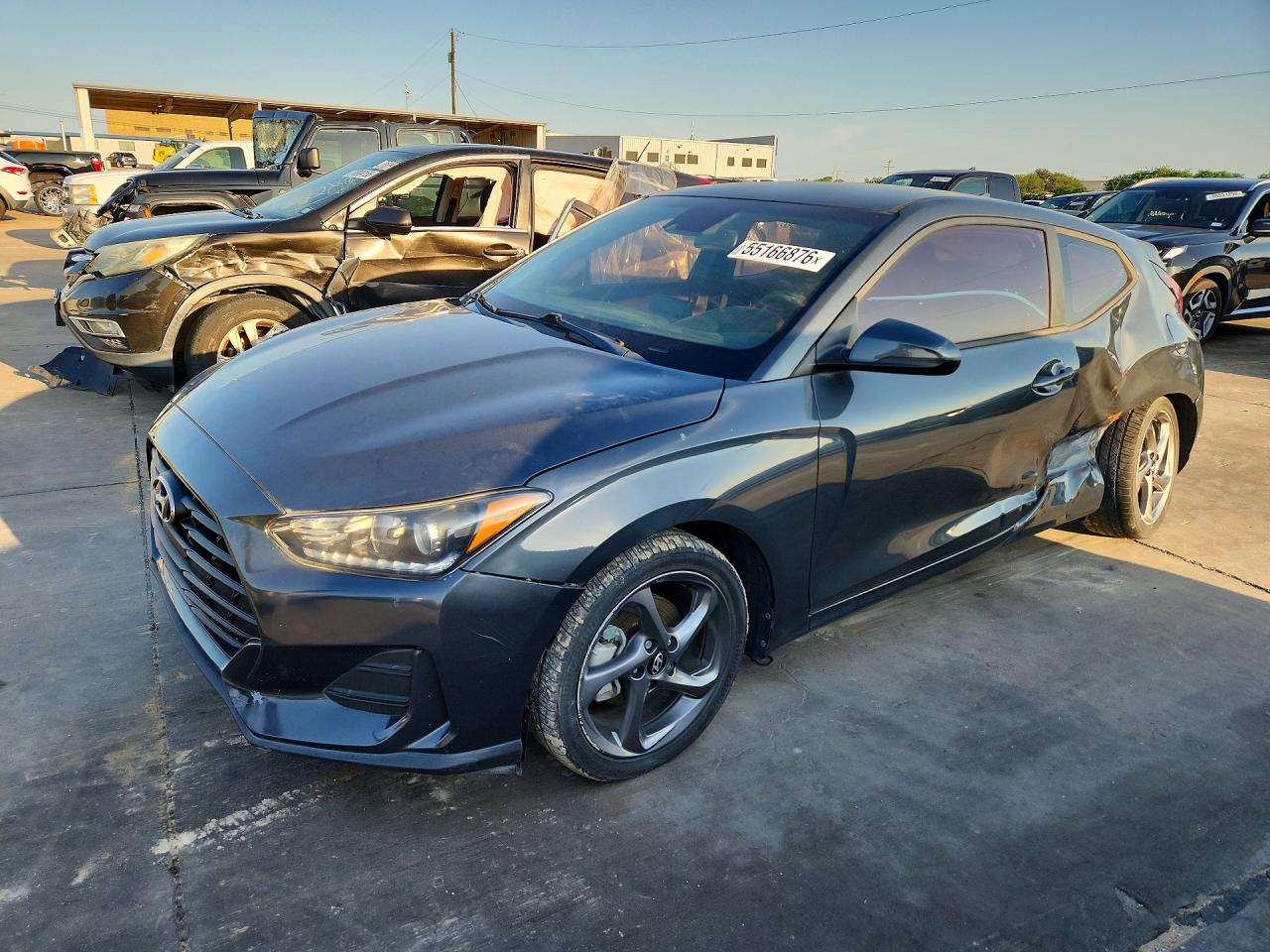 Salvage Hyundai VELOSTER Image
