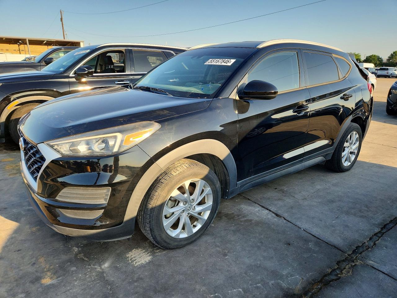 Salvage Hyundai TUCSON Image