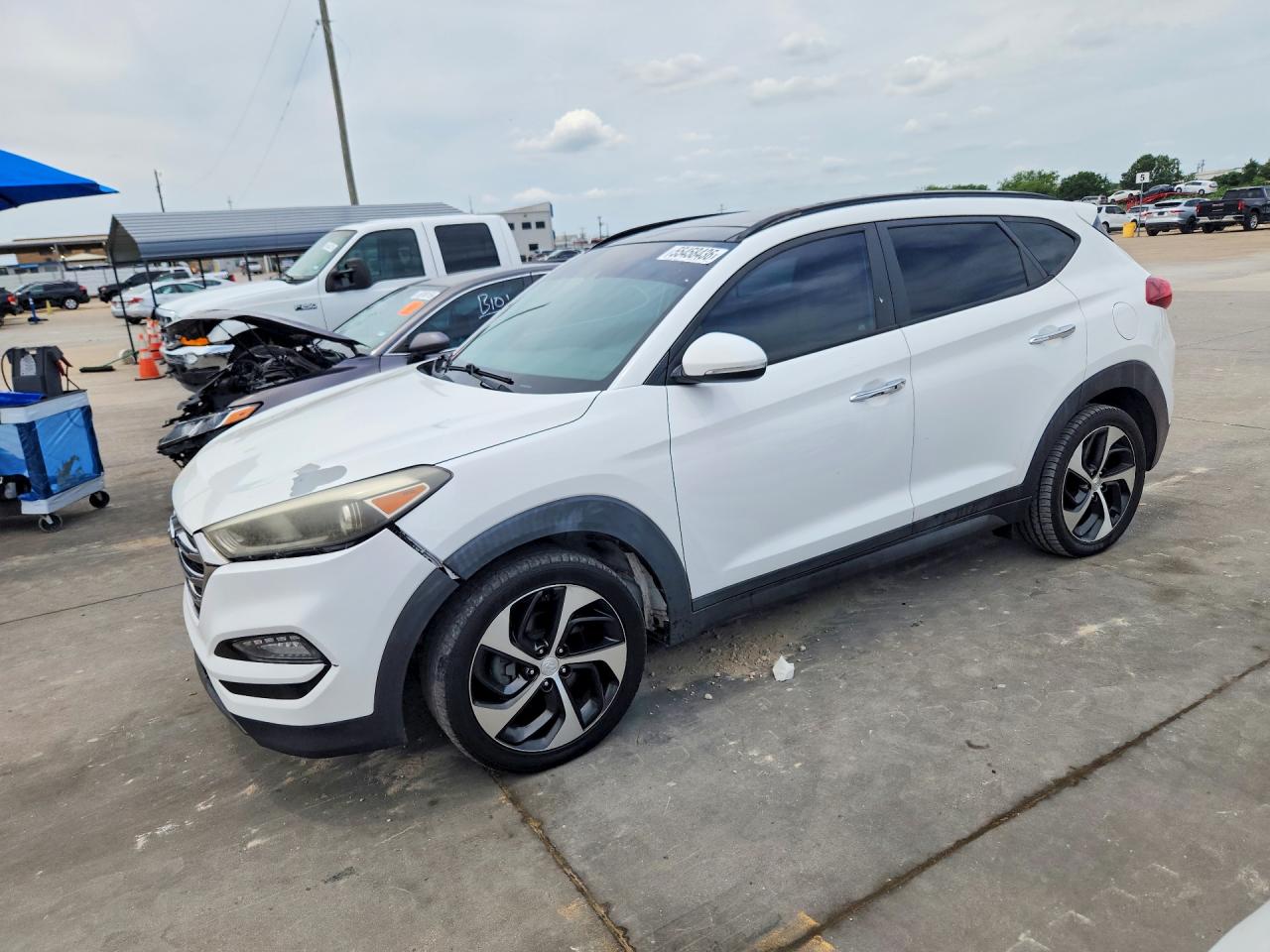 Salvage Hyundai TUCSON Image