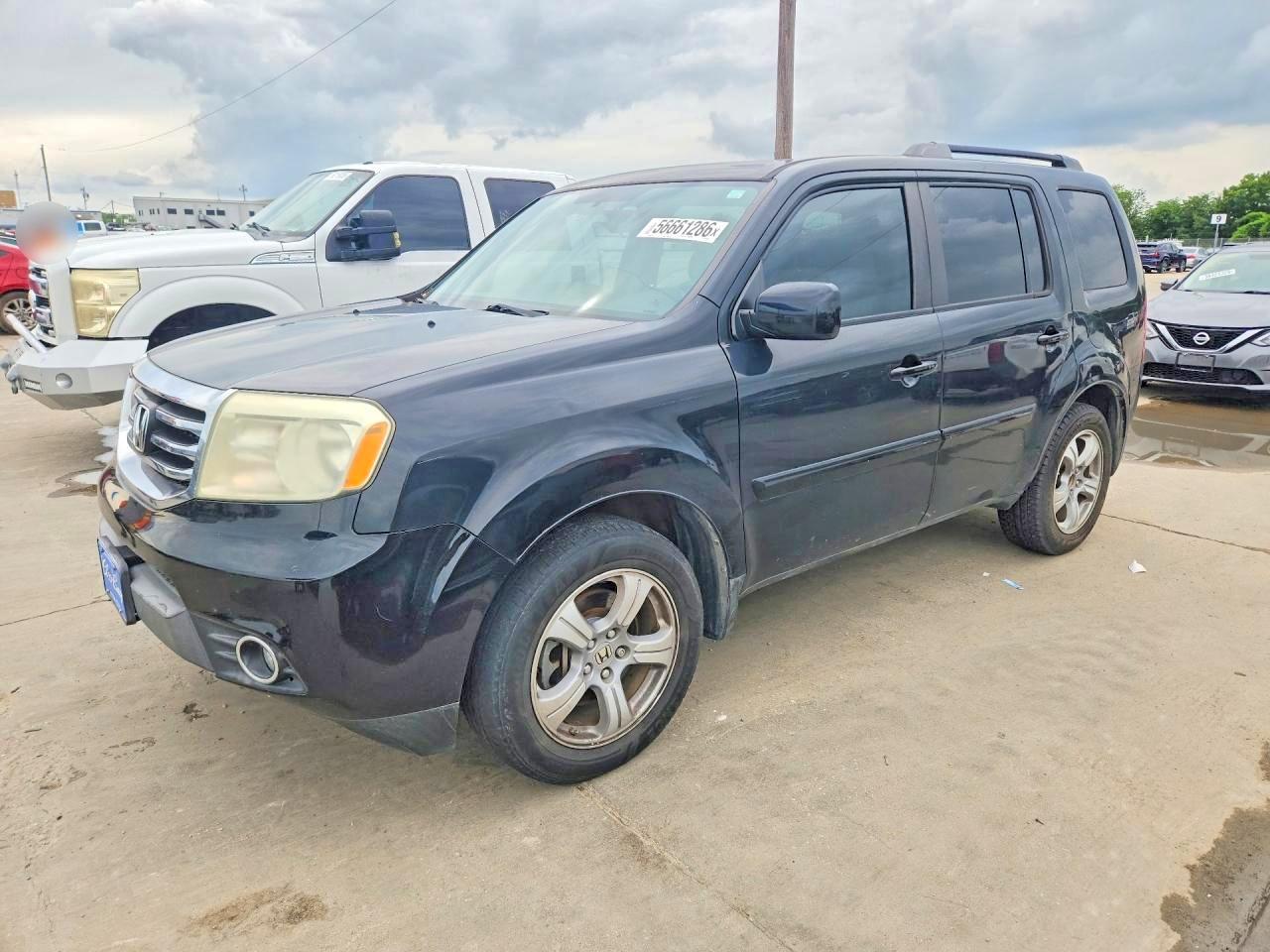 Salvage Honda Pilot Image