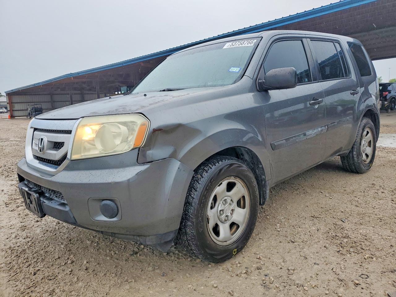 Salvage Honda Pilot Image