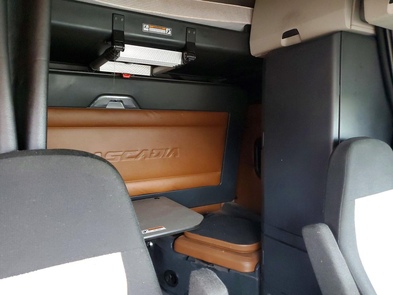 Freightliner Cascadia 126