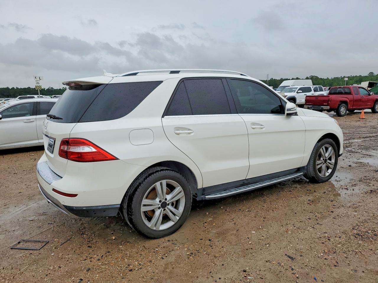Mercedes-Benz M-Class 350