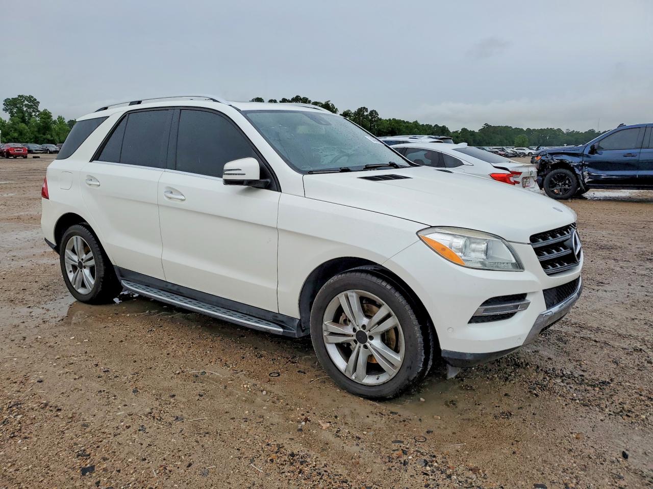 Mercedes-Benz M-Class 350