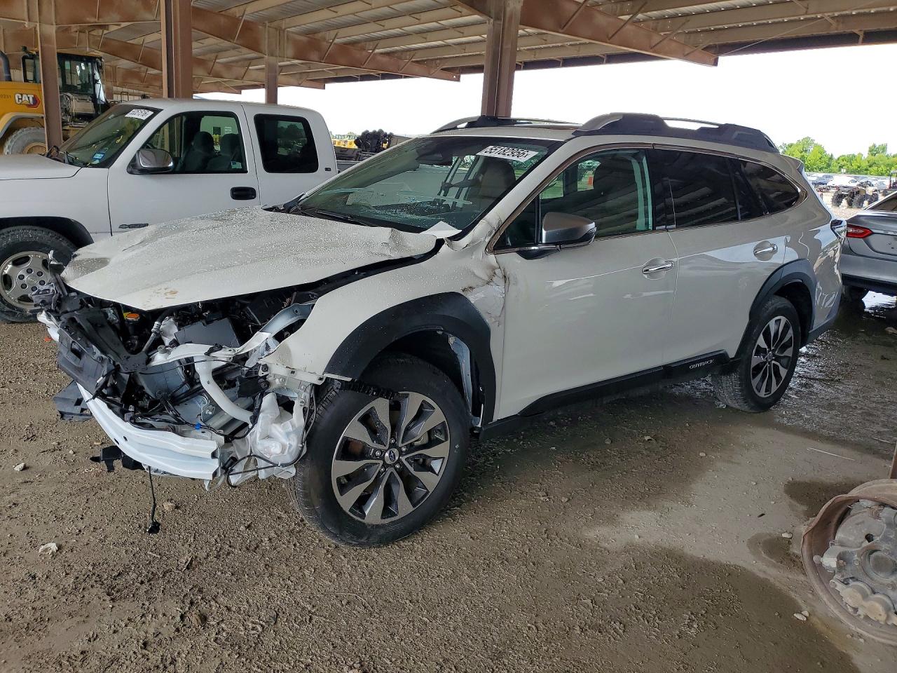 Salvage Subaru Outback Image