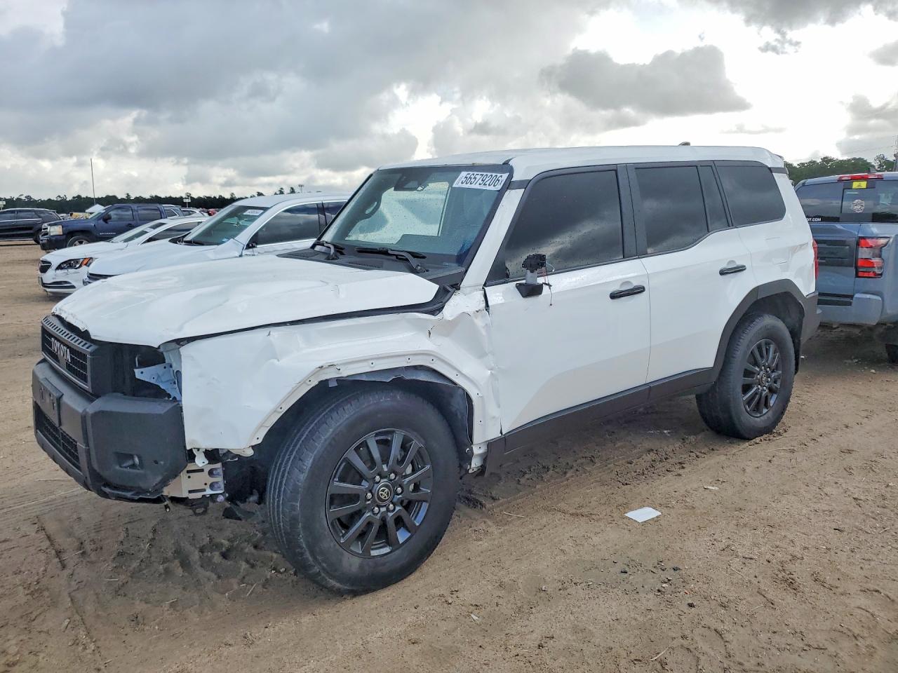 Salvage Toyota Land Cruis Image