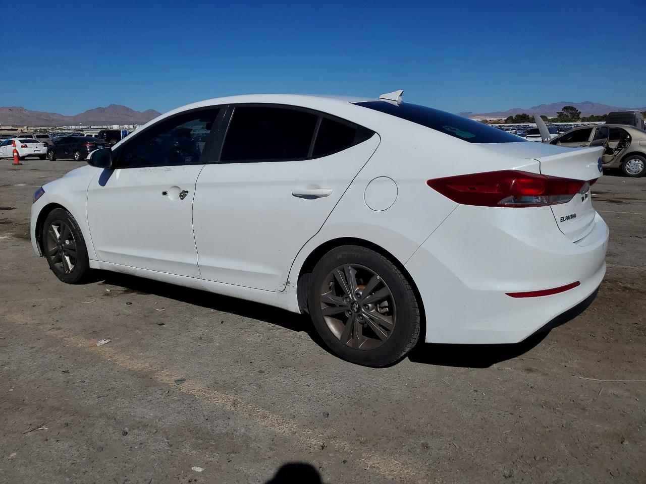 Hyundai ELANTRA Sel