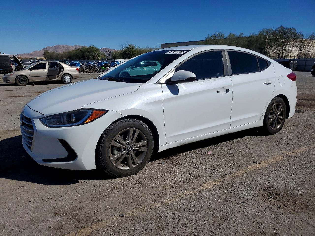 Salvage Hyundai ELANTRA Image