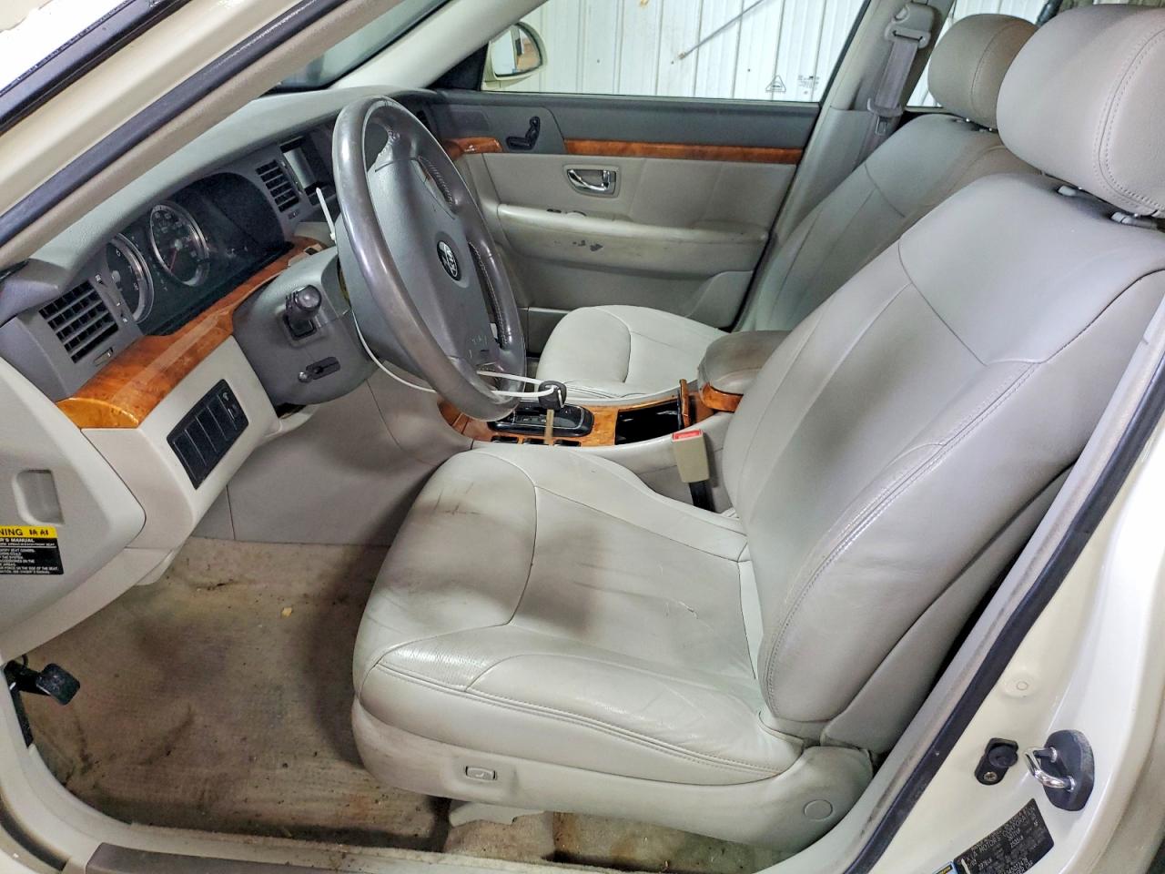 Kia Amanti Base