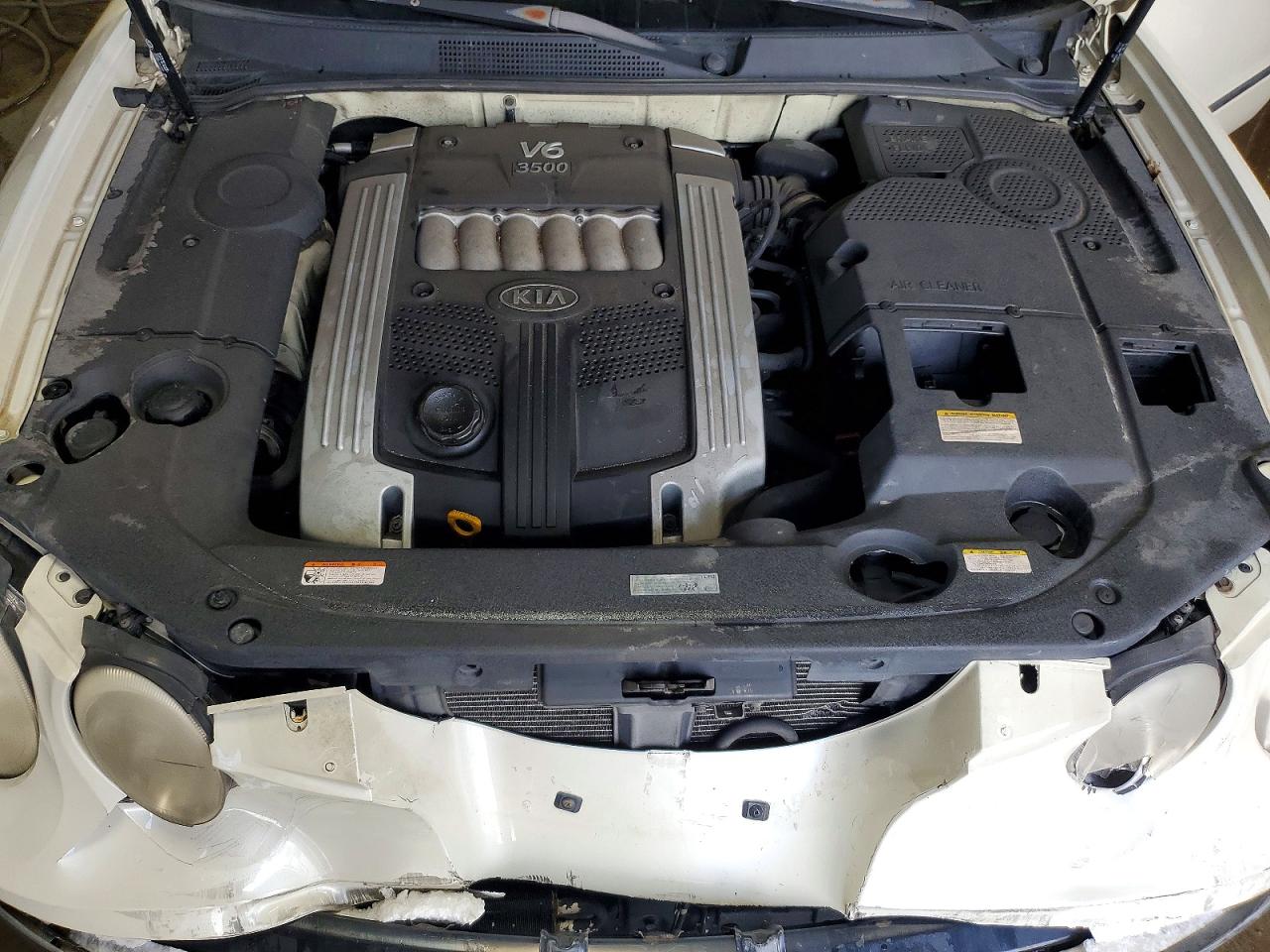 Kia Amanti Base