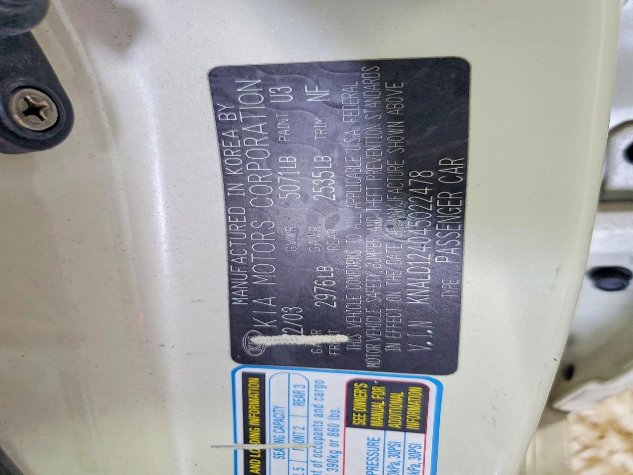 Kia Amanti Base