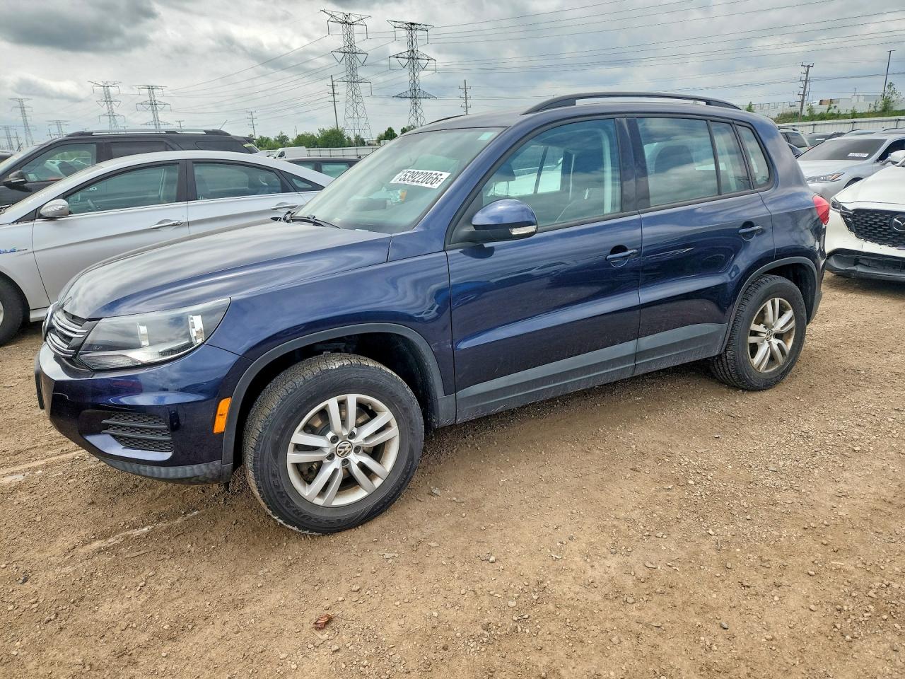 Salvage Volkswagen Tiguan Image