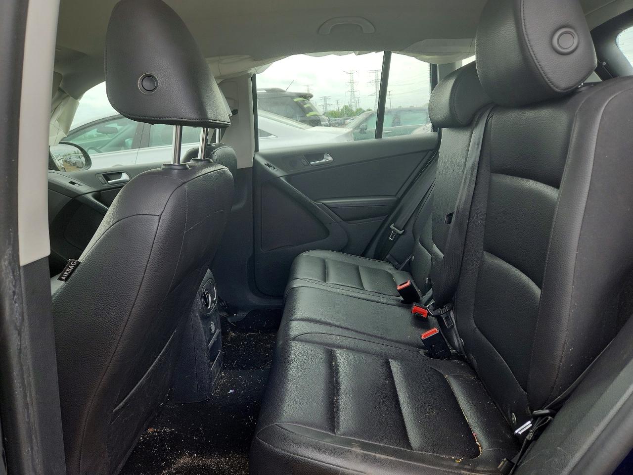 Volkswagen Tiguan S