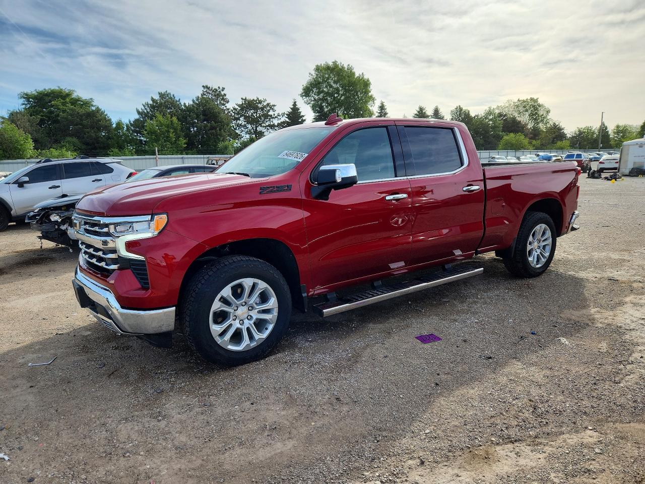 Salvage Chevrolet Silverado Image
