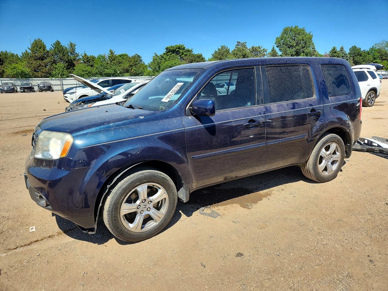 Salvage Honda Pilot Image