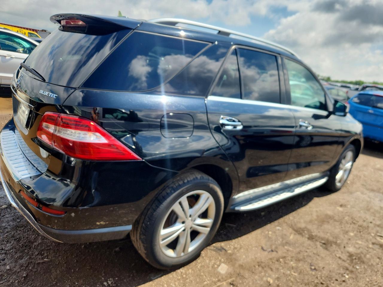 Mercedes-Benz M-Class 350 Bluetec