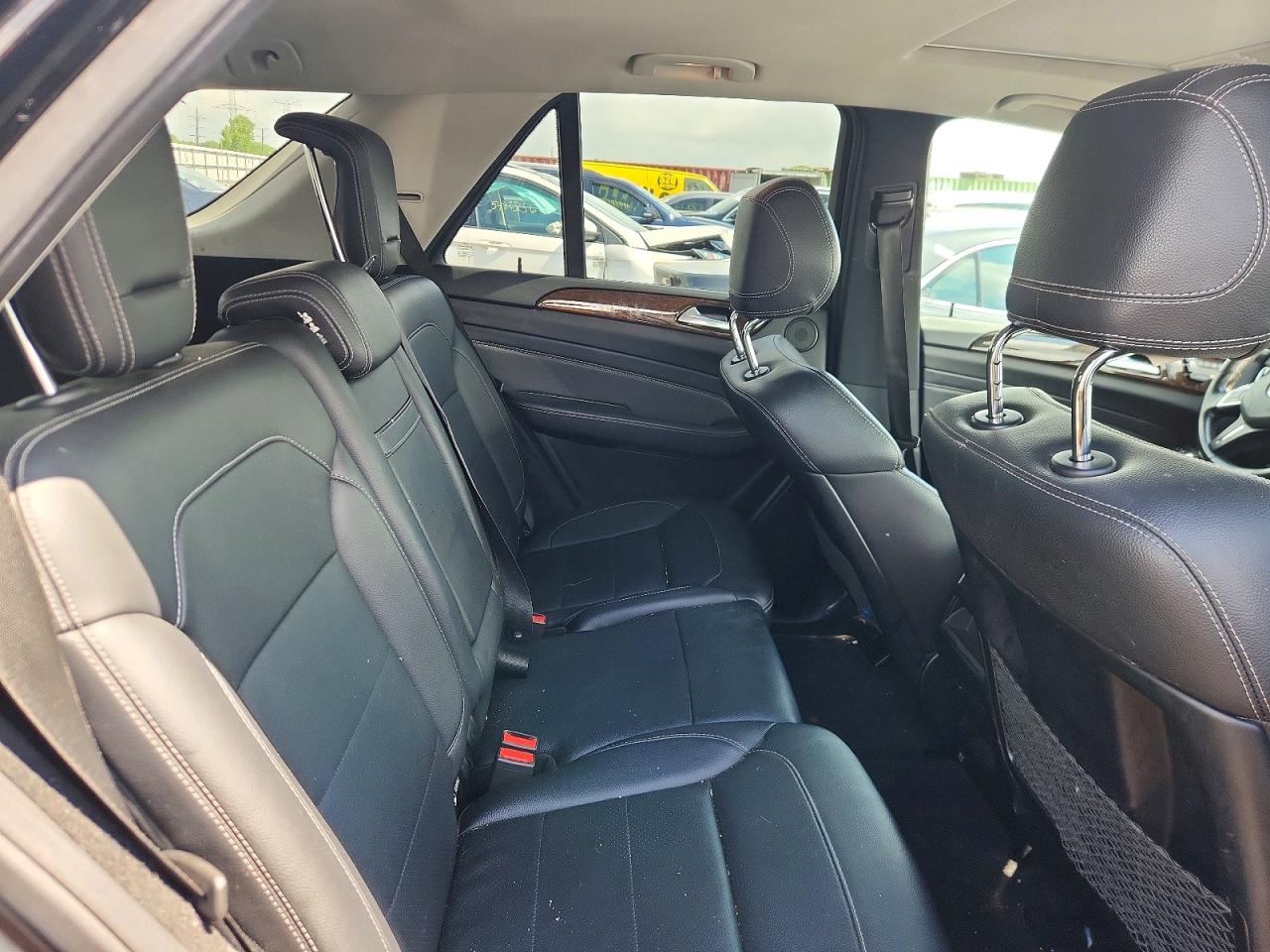 Mercedes-Benz M-Class 350 Bluetec