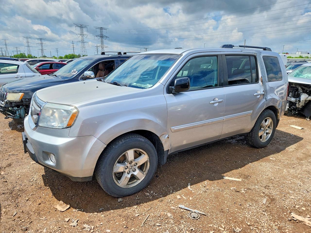 Salvage Honda Pilot Image