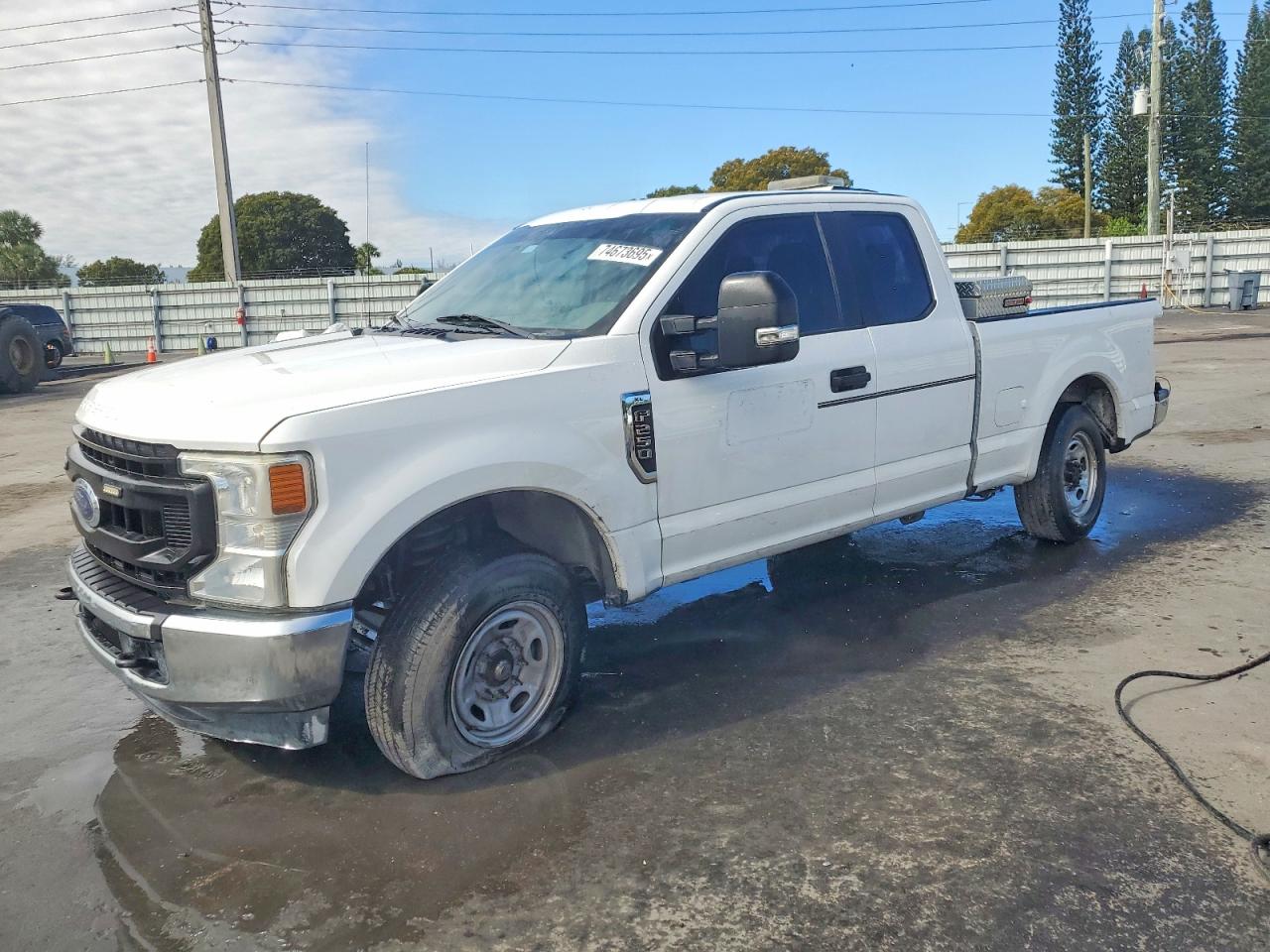 Salvage Ford F-250 Image