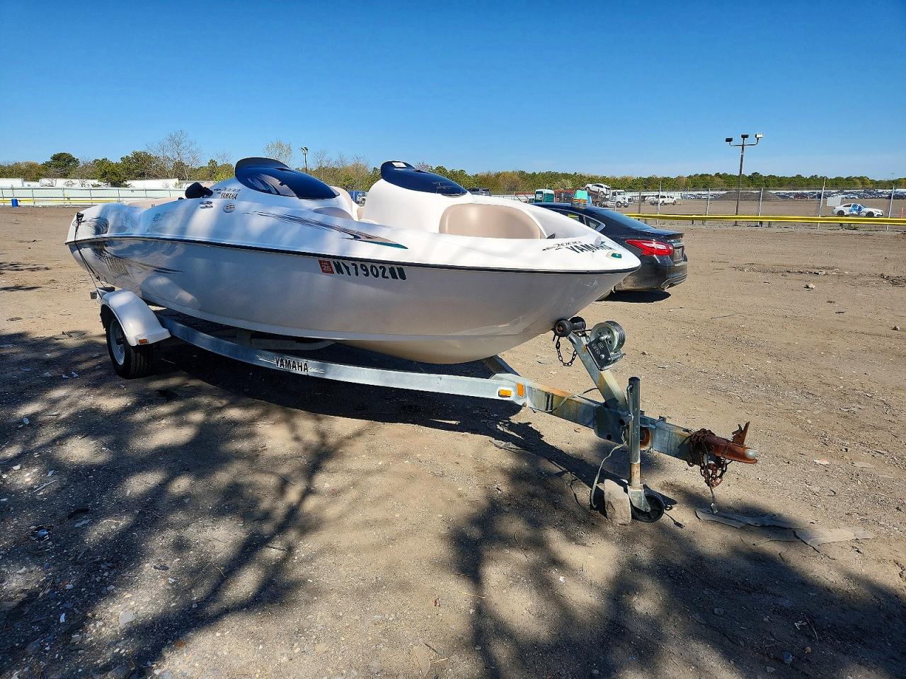 Salvage Yamaha Boat Image