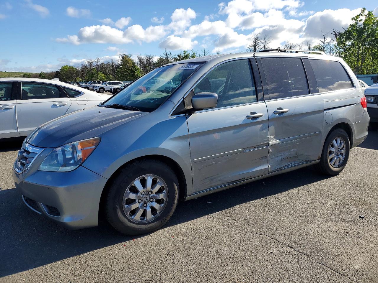 Salvage Honda Odyssey Image