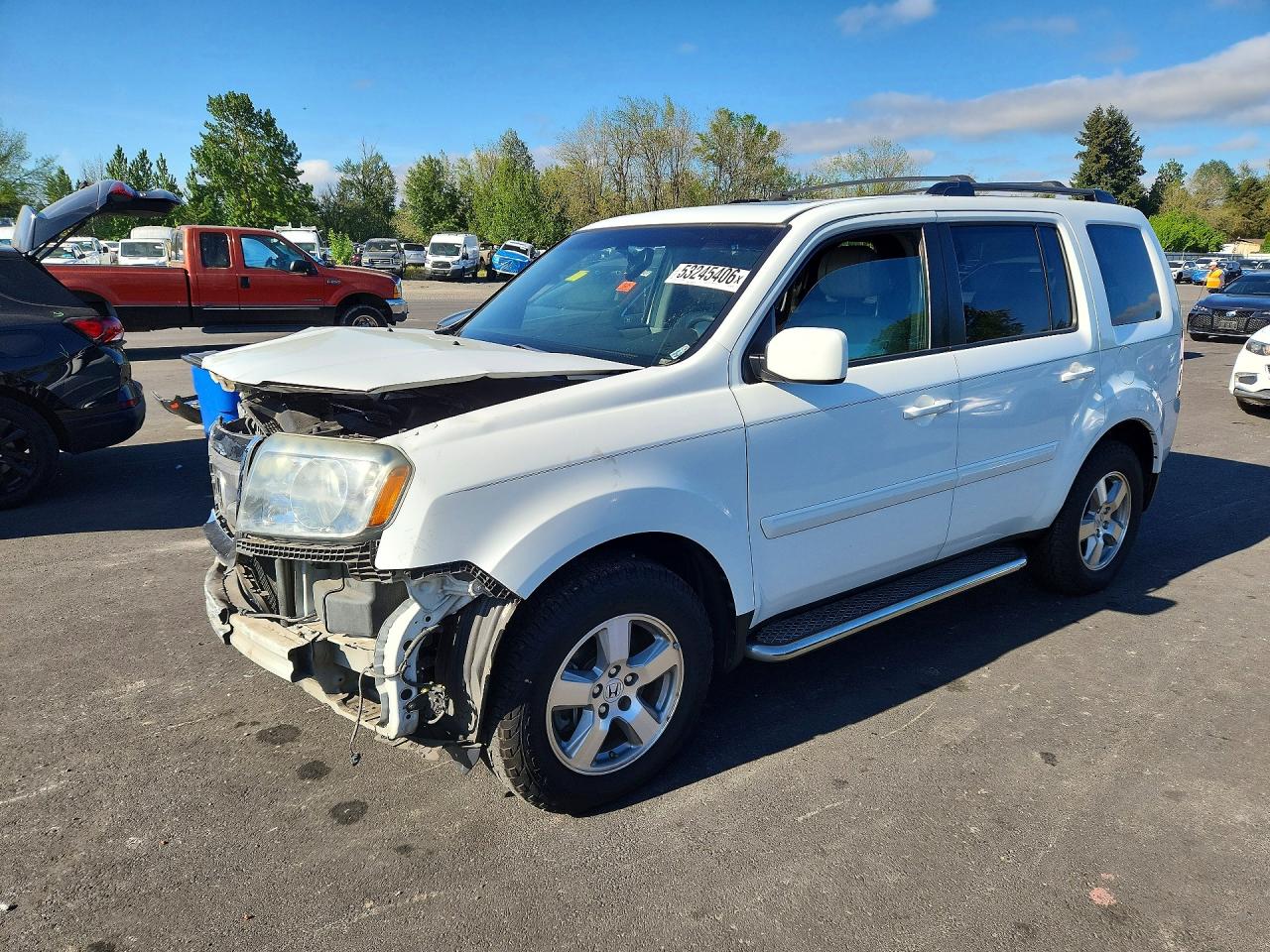 Salvage Honda Pilot Image