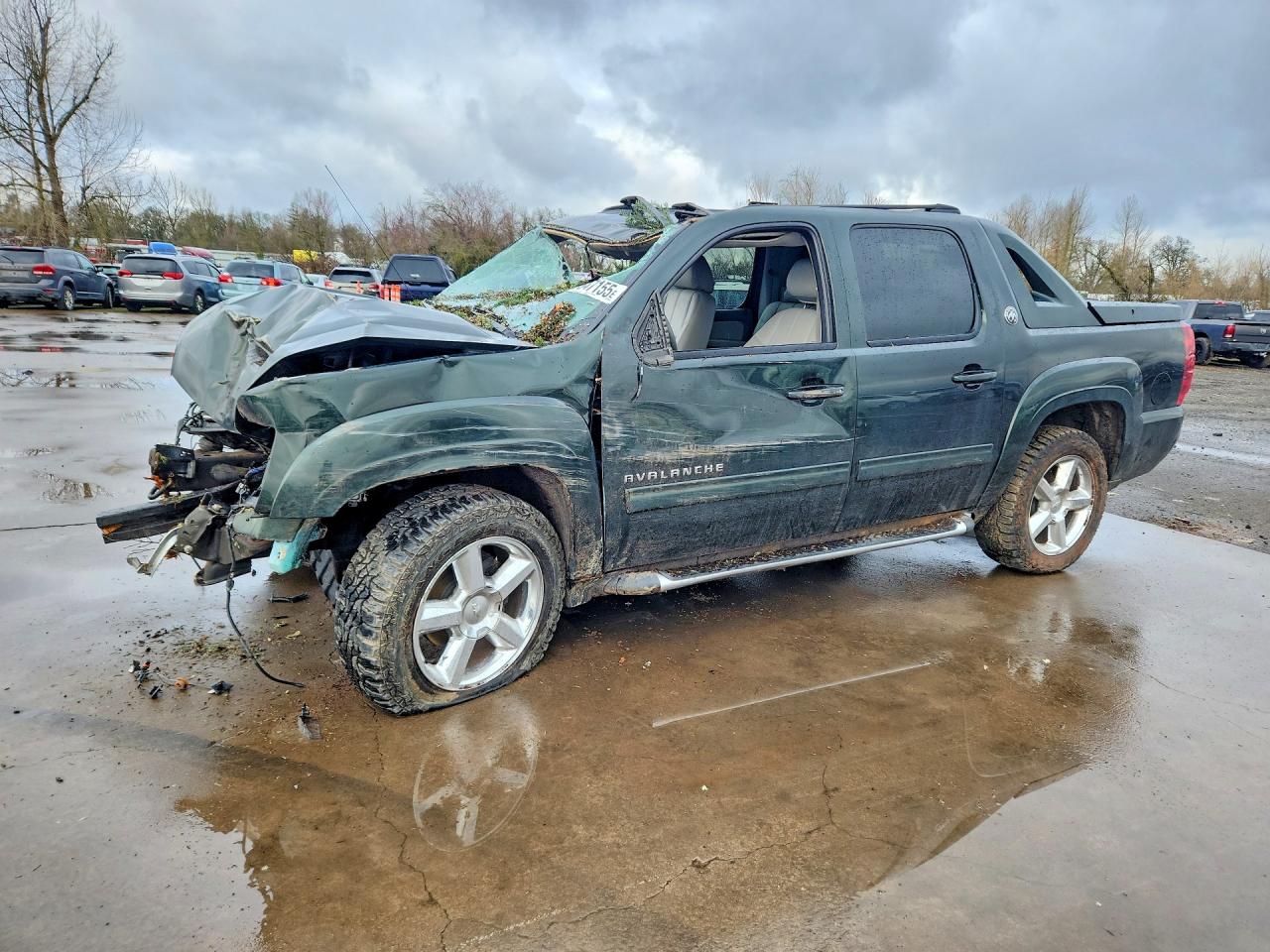 Salvage Chevrolet Avalanche Image