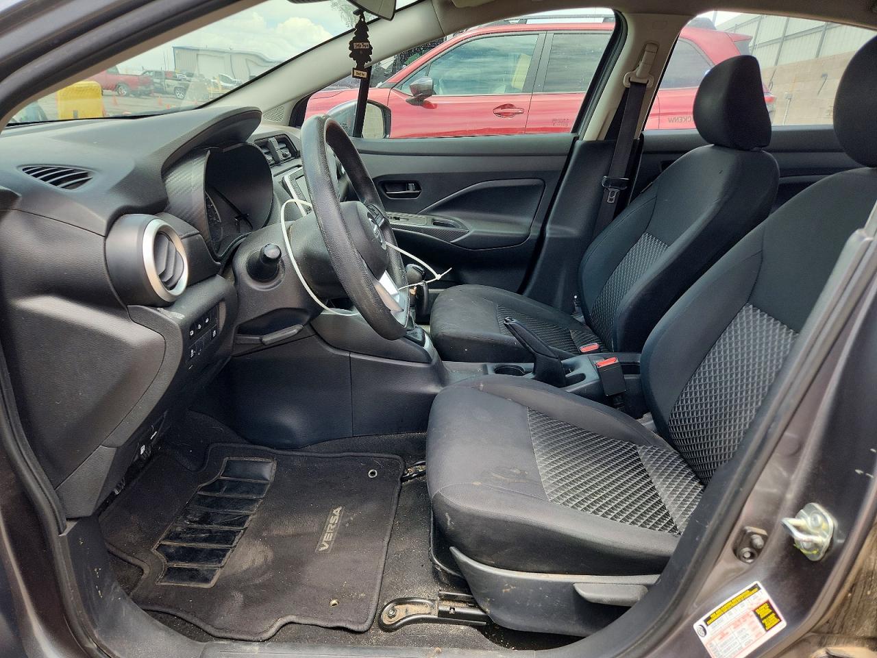 Nissan Versa S