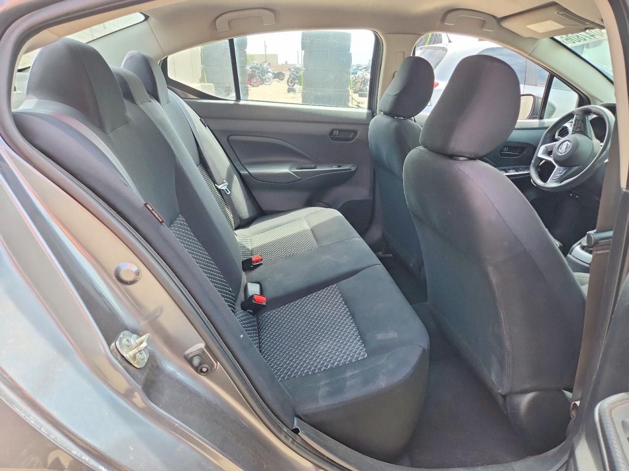 Nissan Versa S