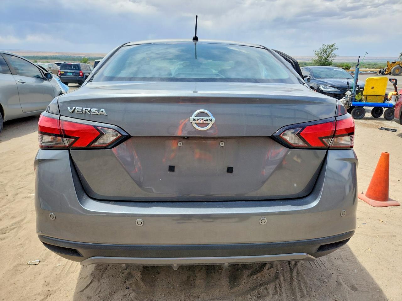 Nissan Versa S