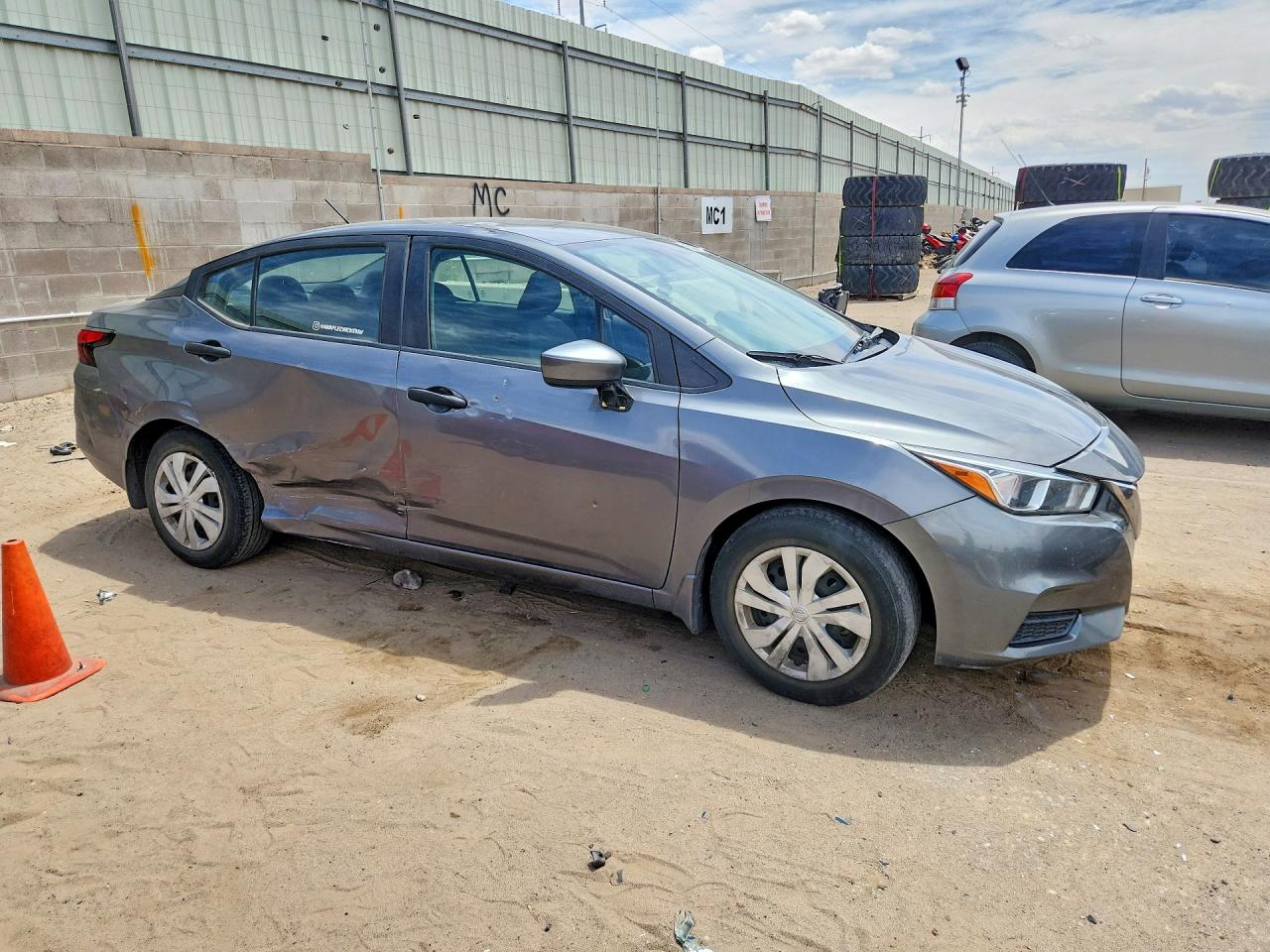 Nissan Versa S
