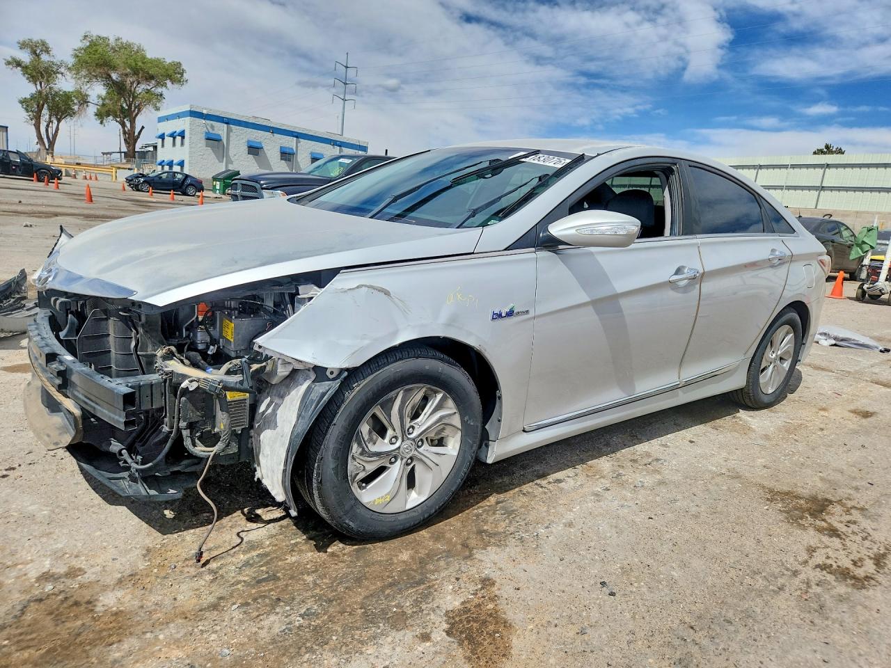 Salvage Hyundai SONATA Image
