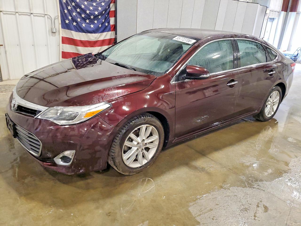 Salvage Toyota Avalon Image