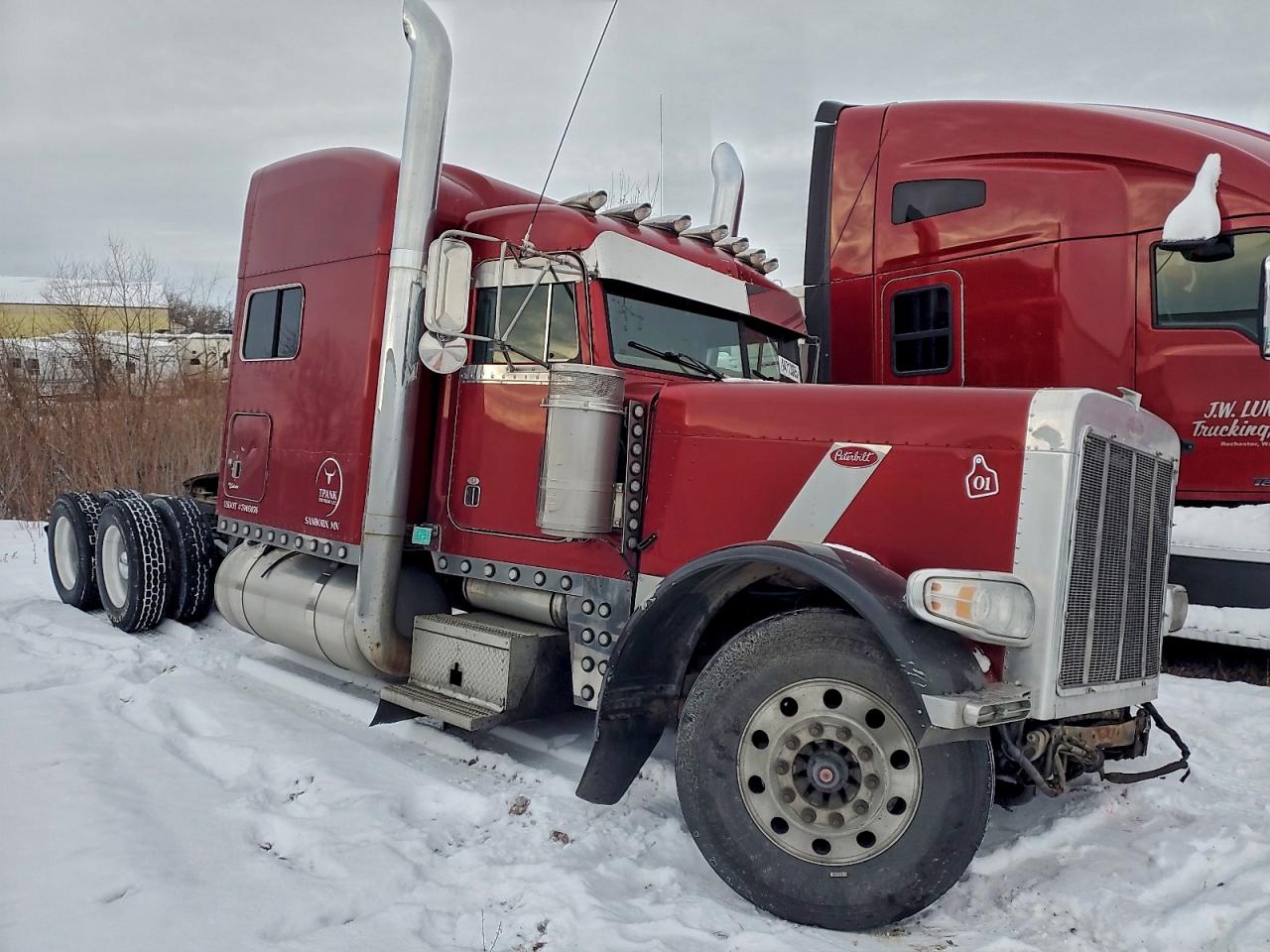Salvage Peterbilt 379 Image