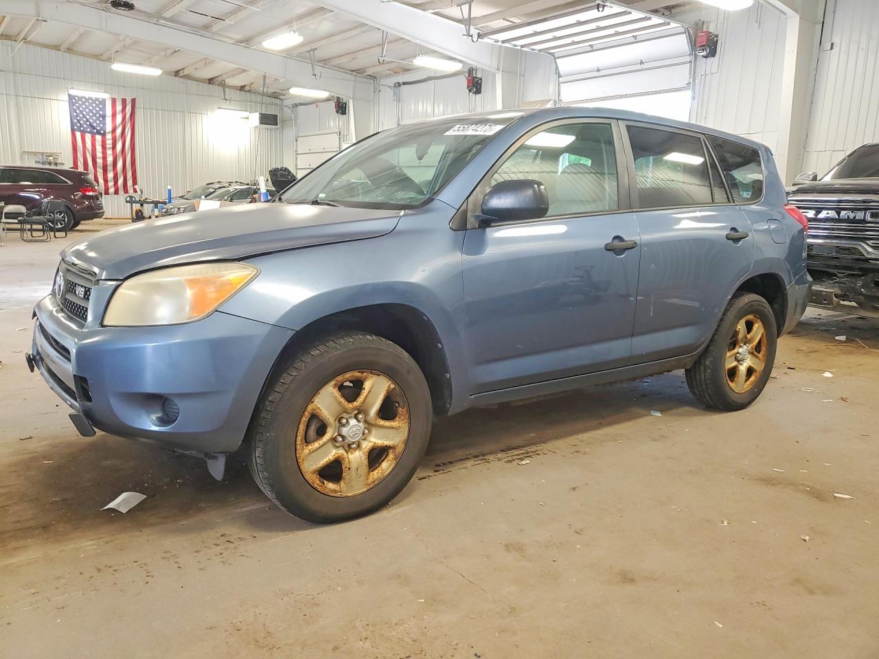 Salvage Toyota RAV4 Image