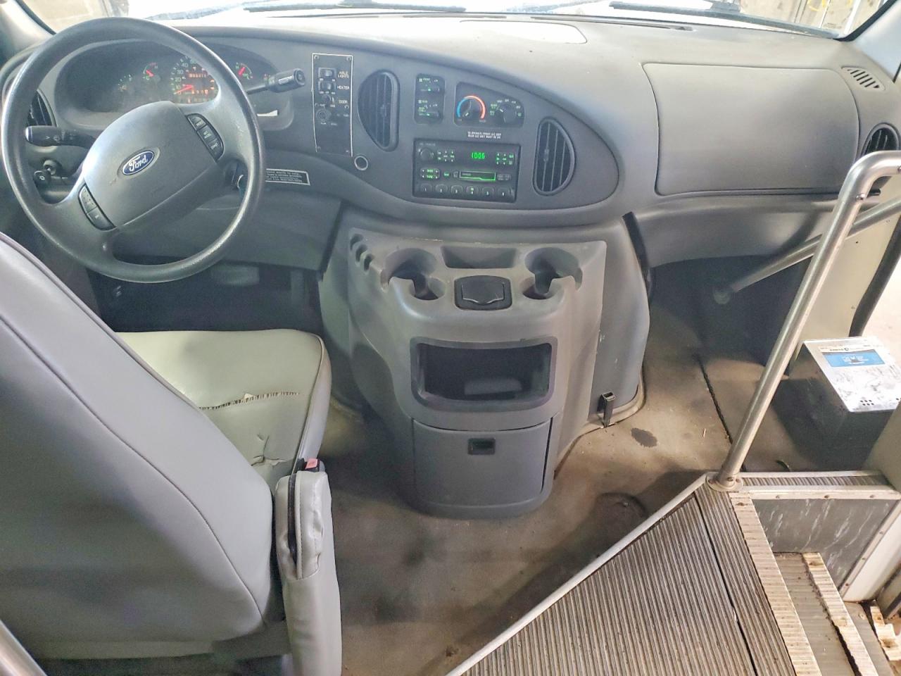 Ford E-350
