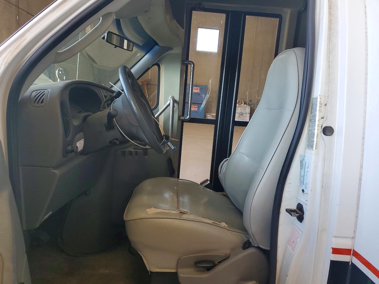 Ford E-350