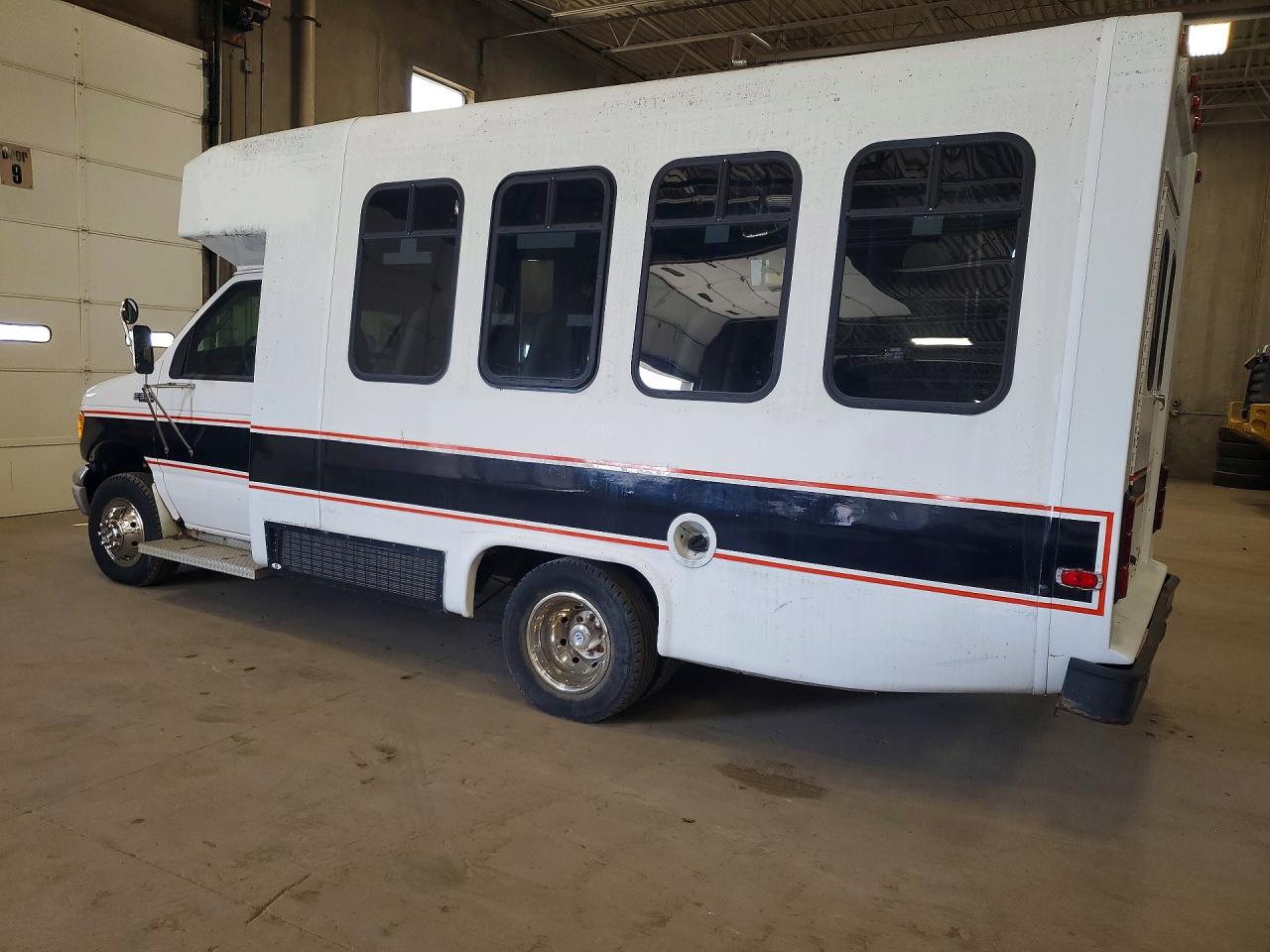 Ford E-350