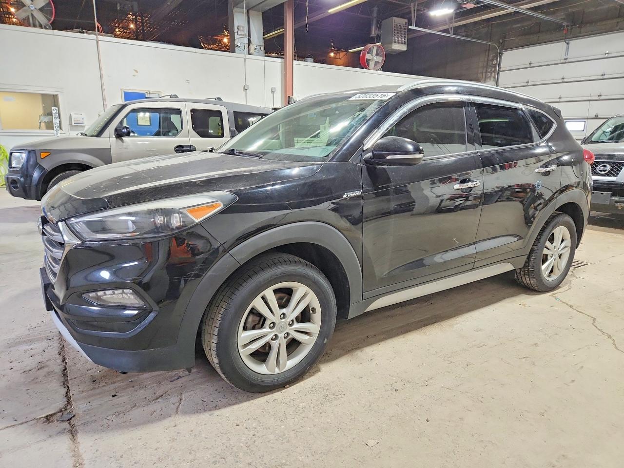 Salvage Hyundai TUCSON Image