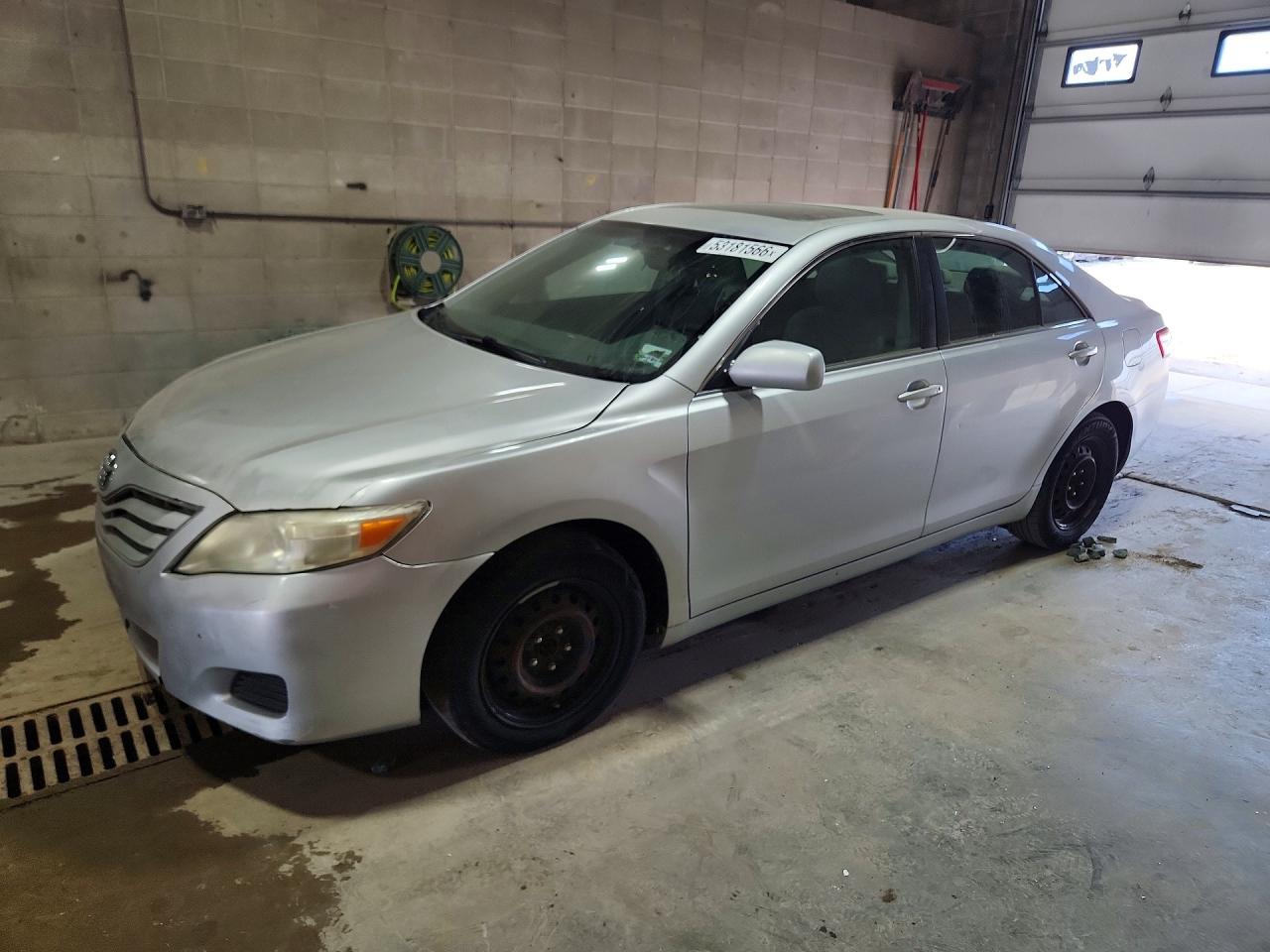 Salvage Toyota Camry Image
