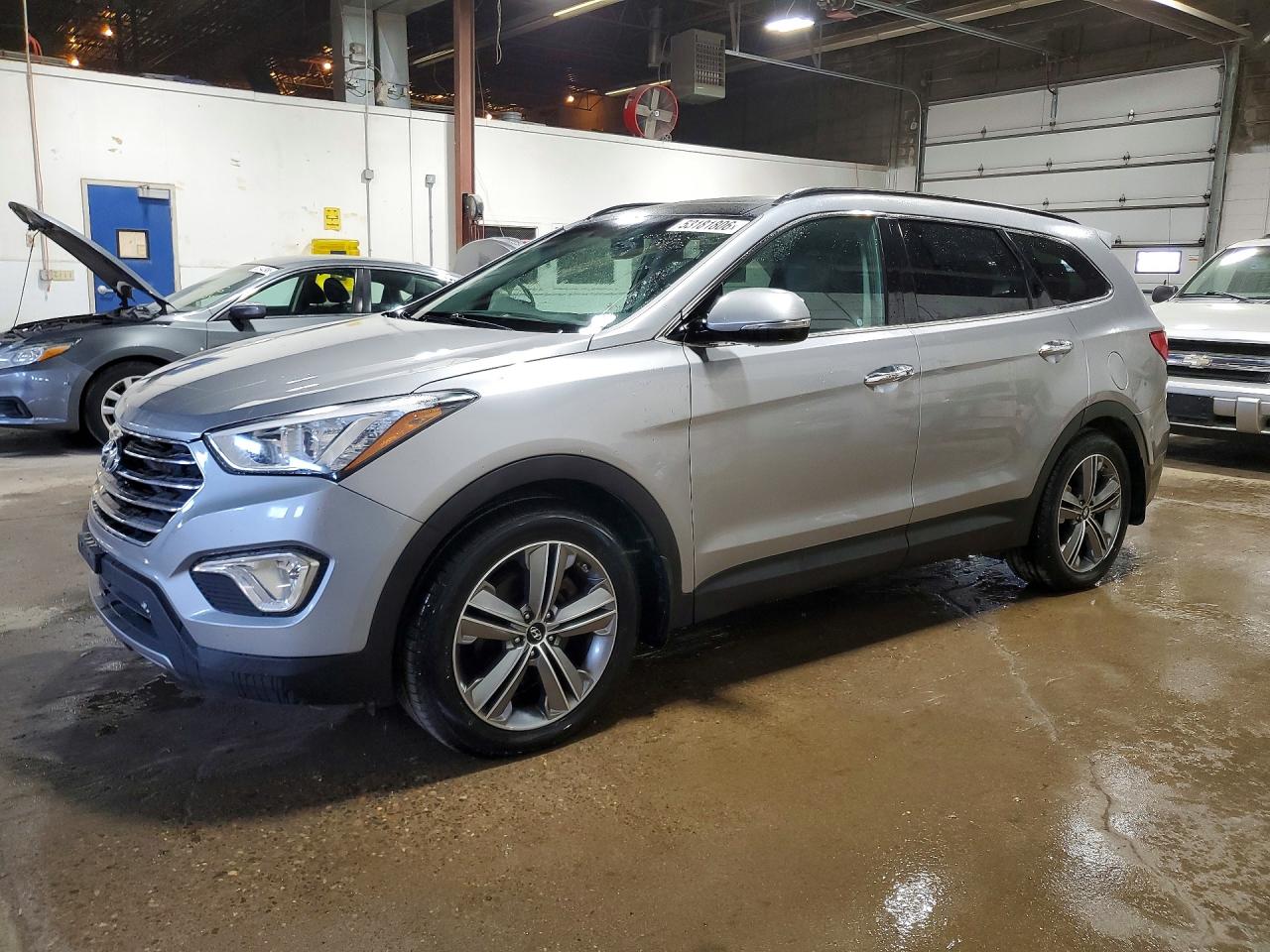 Salvage Hyundai SANTA FE Image