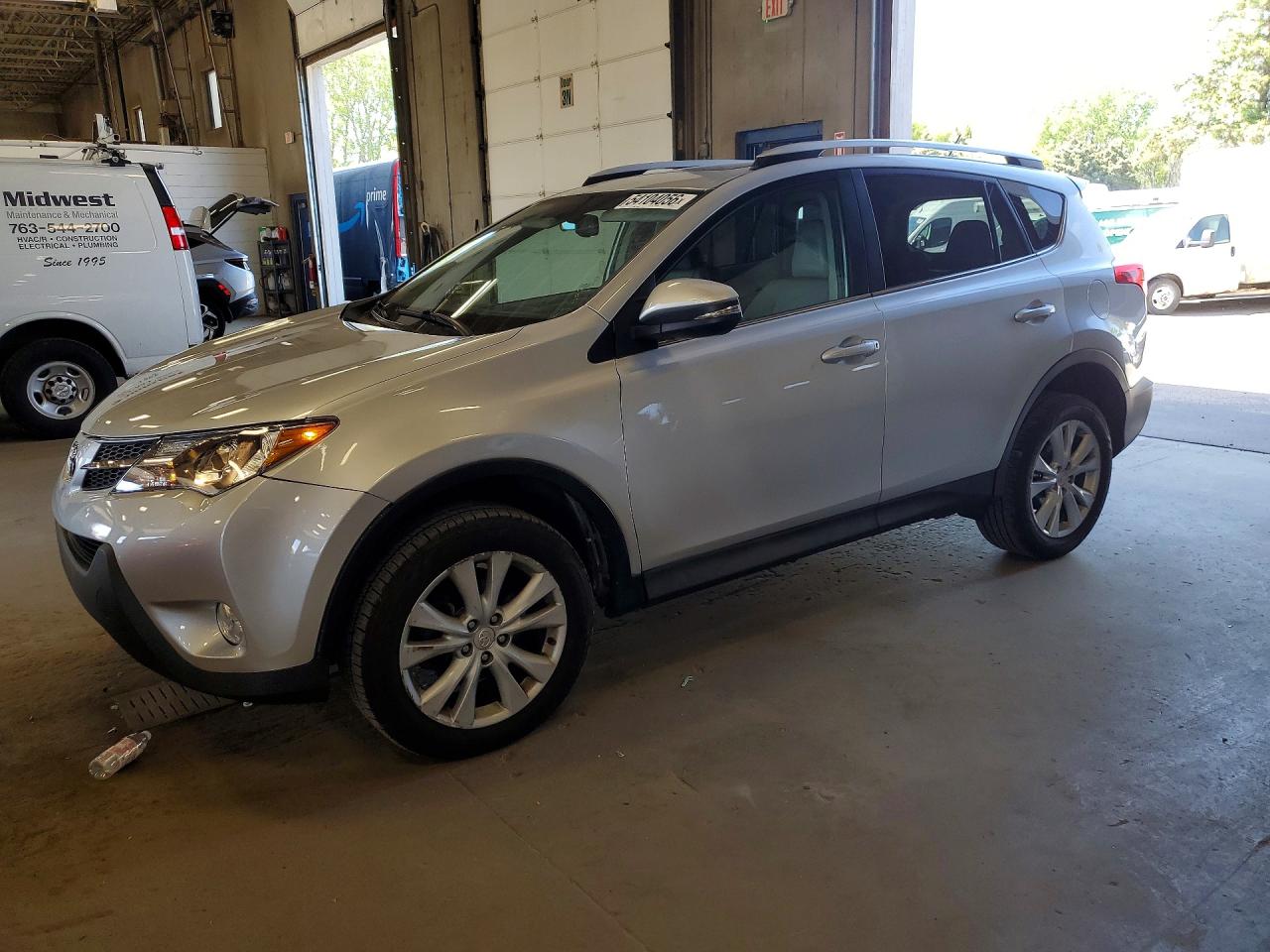 Salvage Toyota RAV4 Image