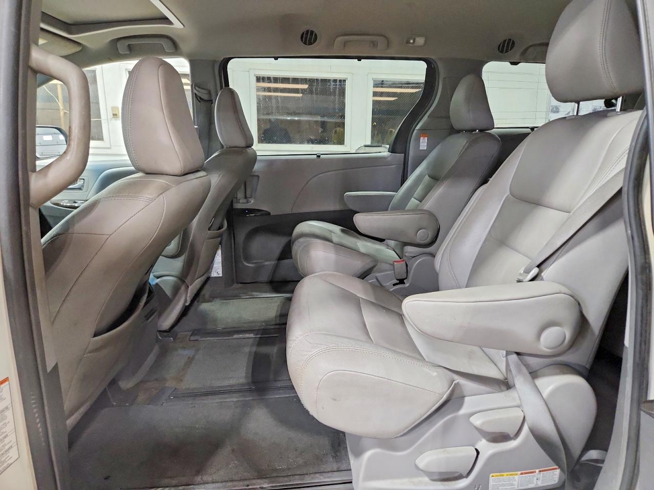 Toyota Sienna Xle 7-passenger