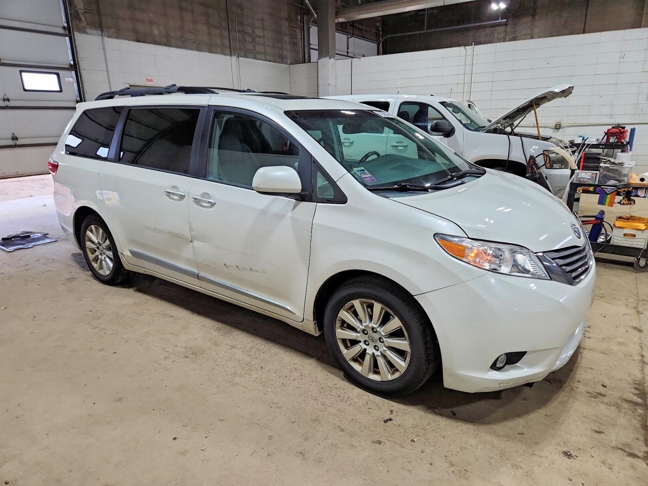 Toyota Sienna Xle 7-passenger