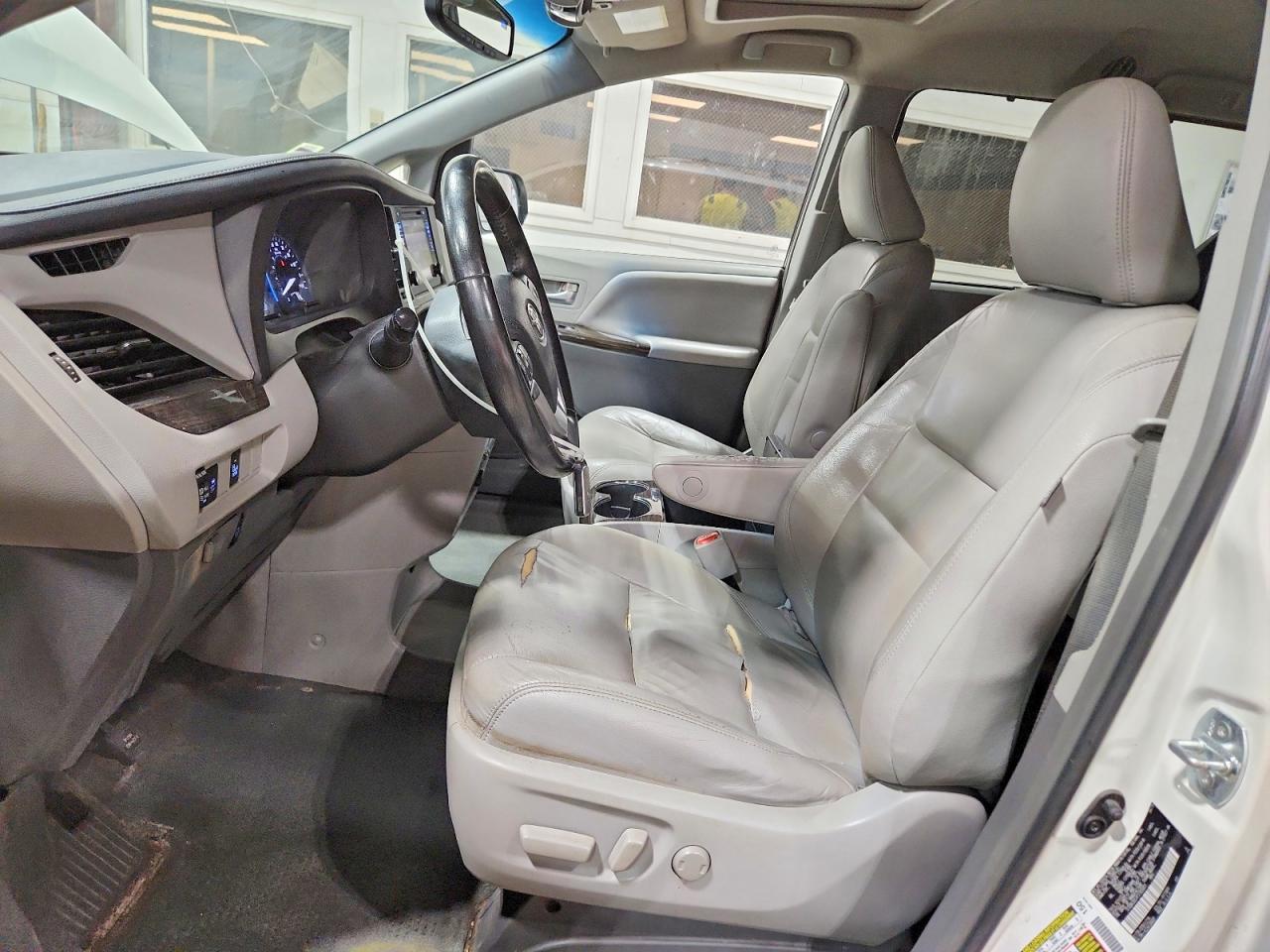 Toyota Sienna Xle 7-passenger